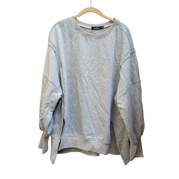 Trendy Queen Tops - Trendy Queen Gray Women's oversized Sweatshirt Medium